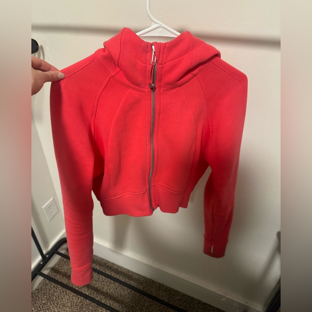 lululemon crop scuba, lipstick pink